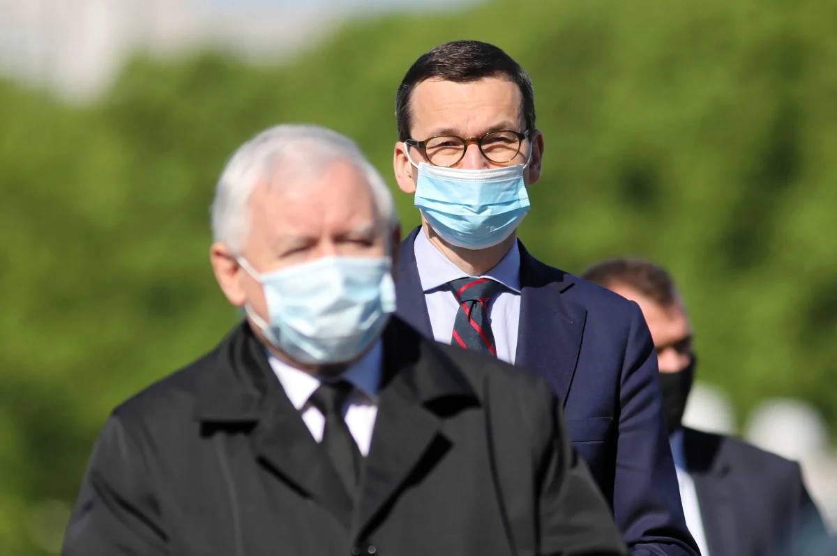 Gdyby wybory parlamentarne odbyły się w najbliższą niedzielę, wygrałaby je Zjednoczona Prawica – wynika z sondażu IBRiS dla Onetu. Koalicja partii Jarosława Kaczyńskiego, Zbigniewa Ziobry i Jarosława Gowina może według badania liczyć na poparcie na poziomie 37,7 proc. 