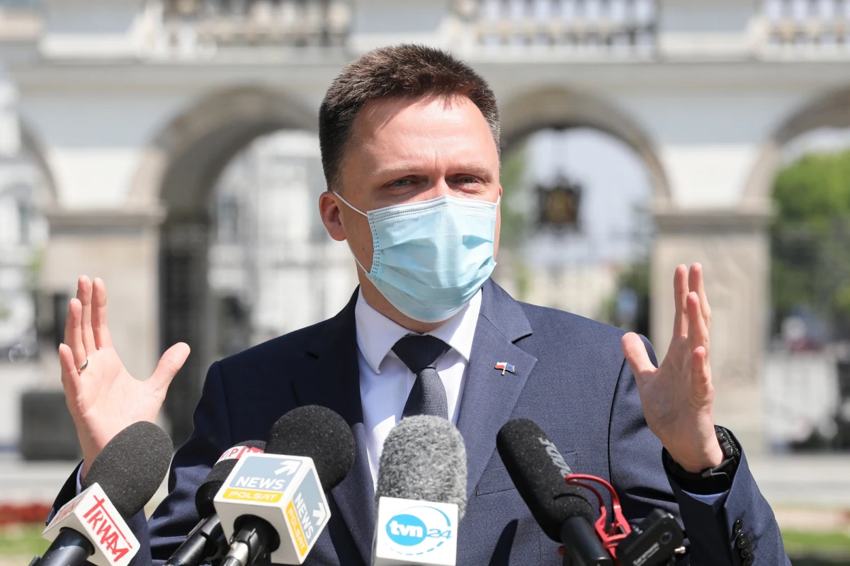 Gdyby wybory prezydenckie odbyły się 10 maja, do drugiej tury przeszliby Andrzej Duda i Szymon Hołownia – wynika z sondażu IBRiS dla "Rzeczpospolitej". Na urzędującego prezydenta chce głosować 45 proc. respondentów, a na byłego dziennikarza i autora książek – 19,2 proc. 