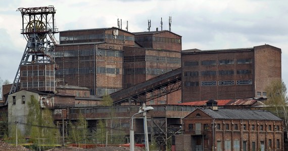 Czasowe wstrzymanie wydobycia w kopalni Bobrek w Bytomiu - to informacja z Węglokoksu, do którego należy zakład. Powodem jest rosnąca liczba zakażonych górników. Z ostatnich danych wynika, że zaraziło się tam kolejnych 26 pracowników.