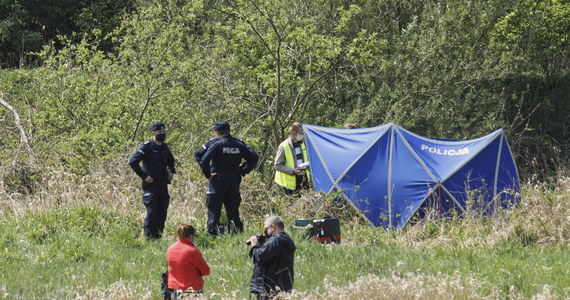 Przyczyną śmierci 3,5-letniego Kacpra B., którego ciało w sobotę znaleziono w rzecze Kwisa w Nowogrodźcu niedaleko Bolesławca na Dolnym Śląsku, było najprawdopodobniej utonięcie. Takie są wstępne wyniki sekcji zwłok dziecka. 