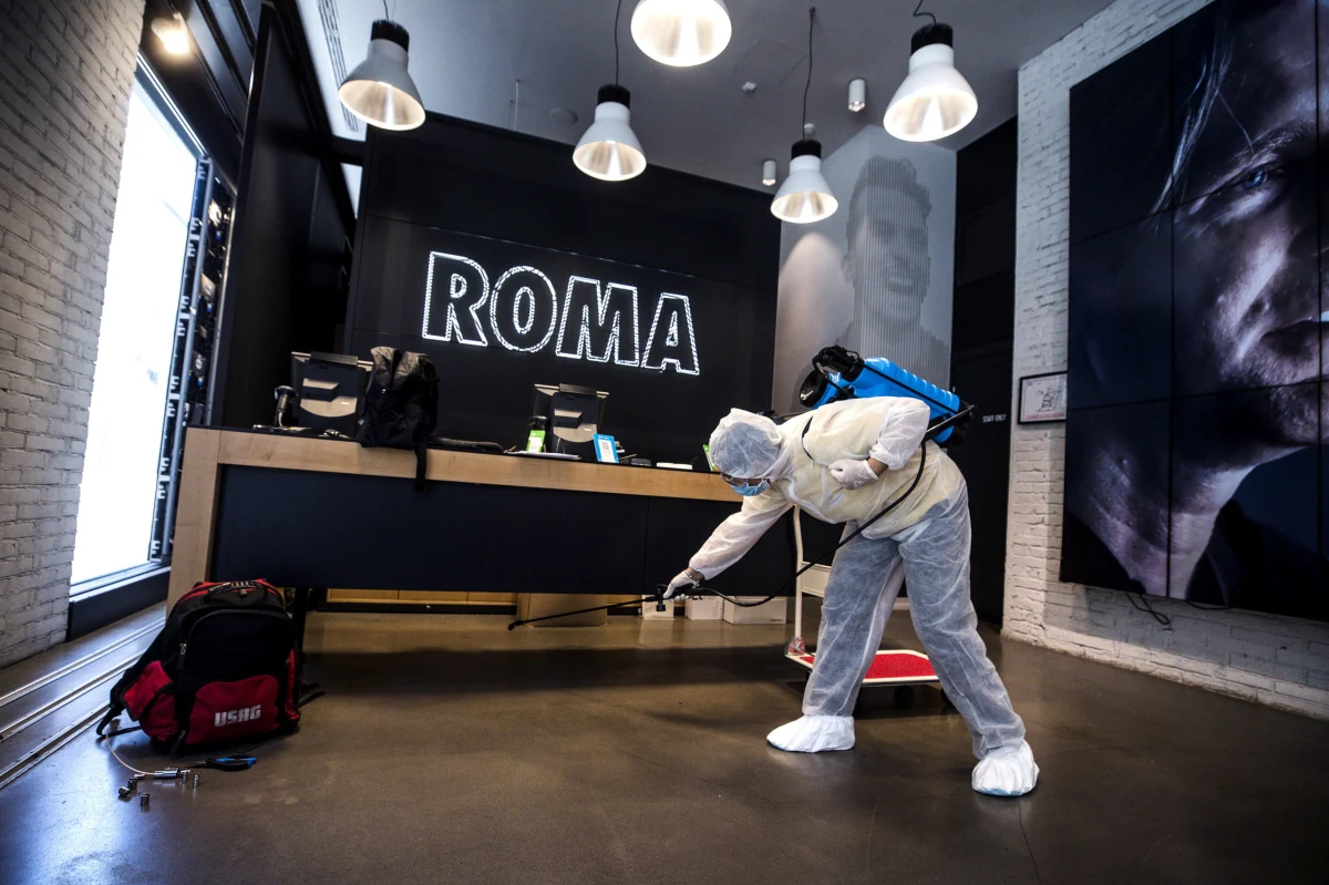 Państwa członkowskie UE powinny przygotować się na możliwość pojawienia się drugiej fali pandemii koronawirusa. Oceną ryzyka zajmuje się Europejskie Centrum ds. Zapobiegania i Kontroli Chorób - poinformował prasowej rzecznik KE Stefan de Keersmaecker.