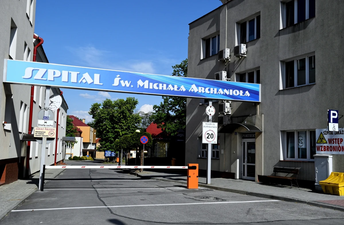 595 nowych zakażeń koronawirusa odnotowano we wtorek w Polsce. Ministerstwo zdrowia poinformowało także, że zmarło 28 osób. Łącznie w naszym kraju wykryto 16 921 przypadków SARS-CoV-2. Zmarło 839 osób. 