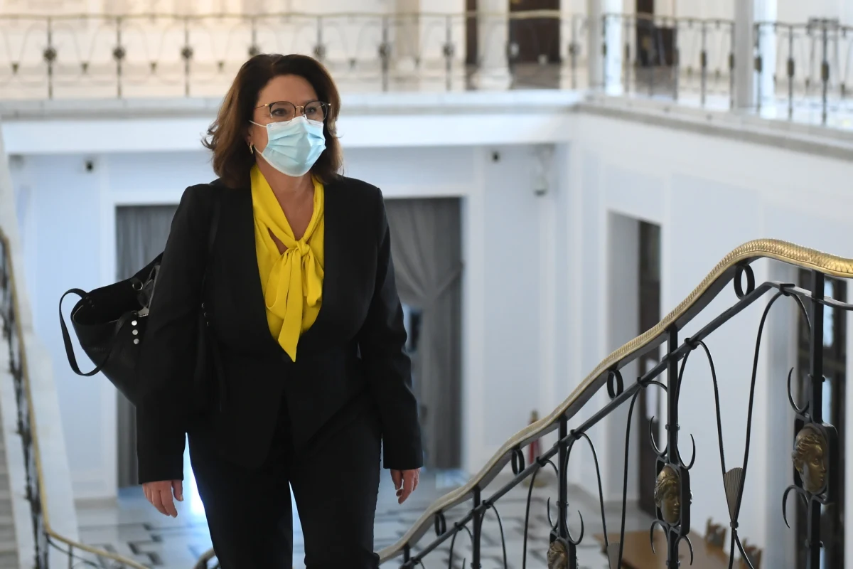 W Platformie Obywatelskiej toczą się żywiołowe rozmowy dotyczące wymiany kandydata na prezydenta. Tylko w RMF FM ujawniamy kulisy tych negocjacji. Choć ostateczna decyzja jeszcze nie zapadła, to w tej chwili przeważają głosy, że Małgorzata Kidawa-Błońska nie wystartuje ponownie w wyścigu o fotel prezydenta.