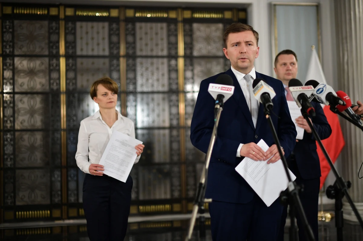 Po interwencji dziennikarzy RMF FM Prawo i Sprawiedliwość zmienia projekt ustawy o zasadach przeprowadzenia nowych wyborów prezydenckich. Chodzi o osoby, które mogą przed głosowaniem trafić do kwarantanny.