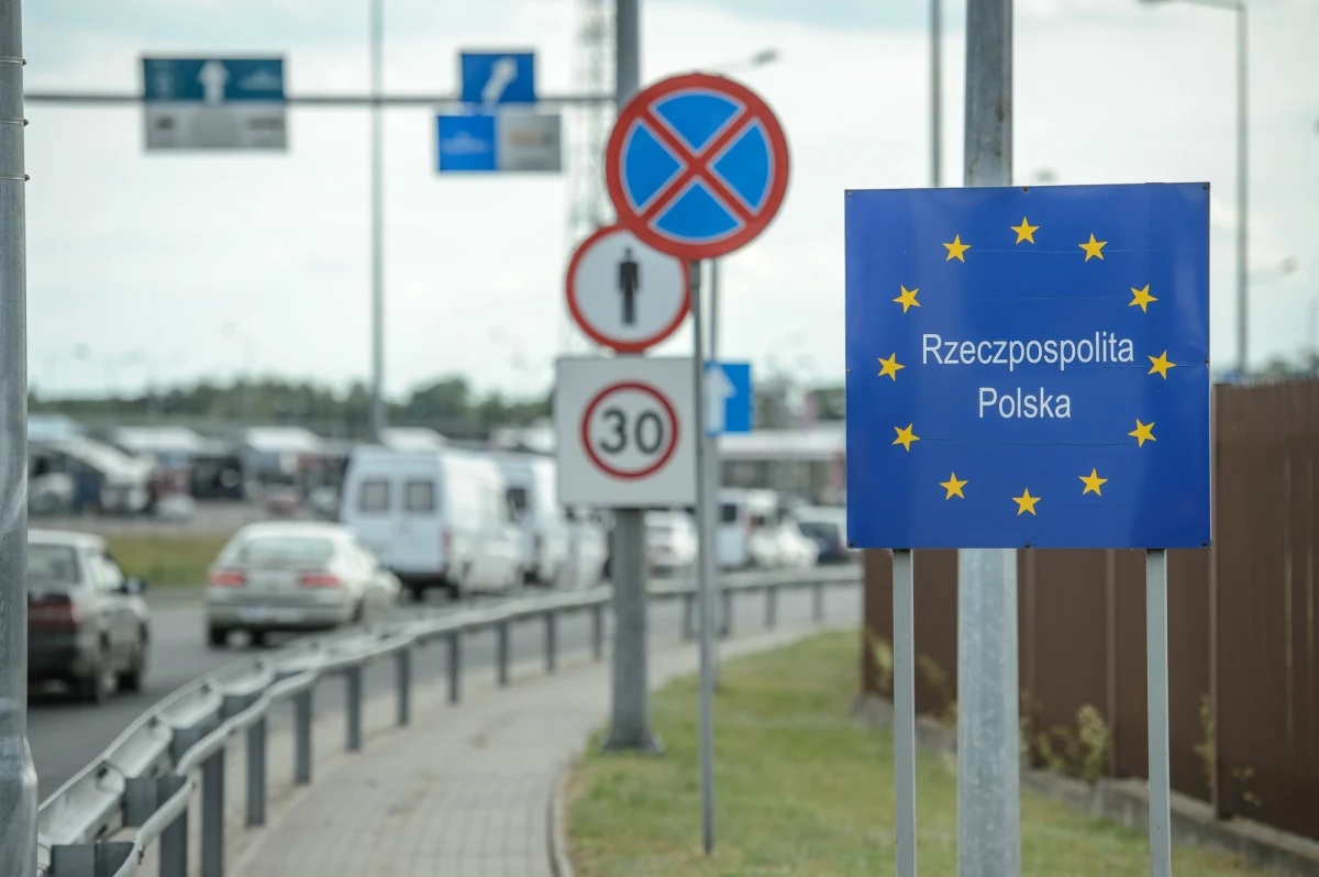 Komisja Europejska przedstawi dzisiaj wytyczne dotyczące podróżowania podczas zbliżających się wakacji. ​Chce stworzyć interaktywną mapę, dzięki której turysta - jeszcze przed wakacjami - będzie mógł sprawdzić, do jakiego kraju może się udać i z jakimi restrykcjami musi się tam liczyć - wynika z nieoficjalnych informacji korespondentki RMF FM w Brukseli Katarzyny Szymańskiej-Borginon. 