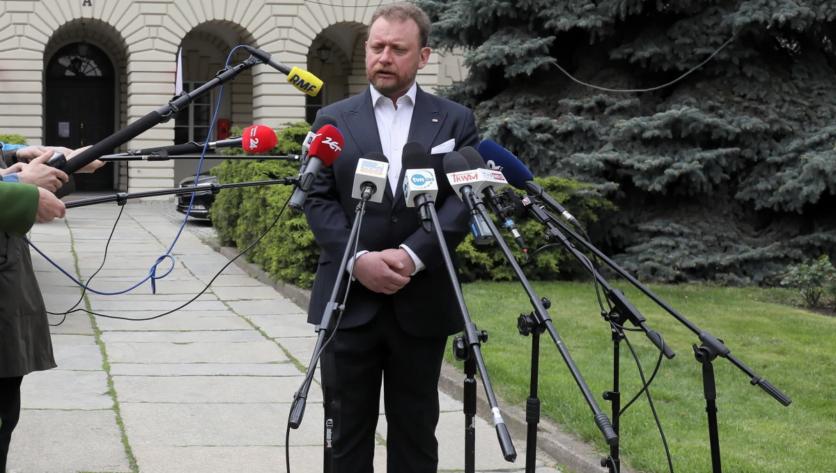 Czy maski dostarczone przez UE nie spełniają, jak twierdzi minister Szumowski, żadnych standardów? KE czeka na testy przeprowadzane w jednym z unijnych instytutów i prosi Warszawę o przekazanie wyników badań, które wykazały, że maski nie spełniają standardów.