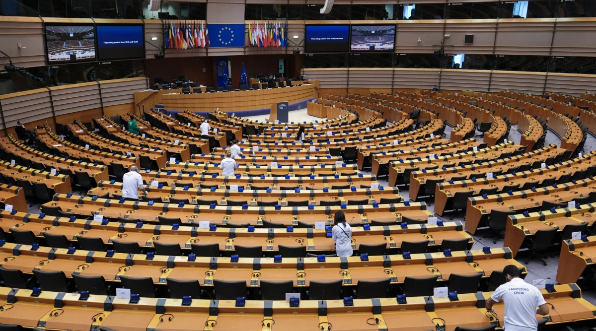 Europosłowie chcą, żeby Komisja Europejska przedstawiła do połowy czerwca plan awaryjny dotyczący wieloletniego budżetu UE, który miałby chronić odbiorców środków unijnych przed potencjalnym fiaskiem negocjacji ws. nowej siedmiolatki.