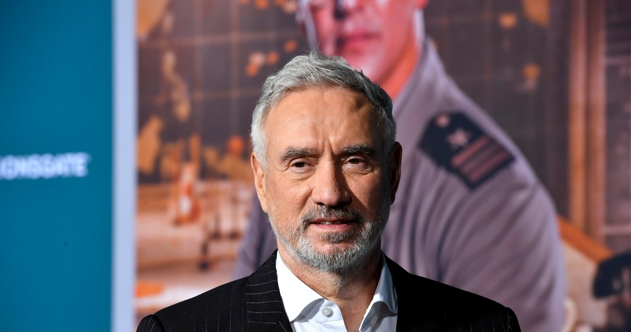 Roland Emmerich podejmie się reżyserii serialu "Those About To Die", o rywalizacji gladiatorów w starożytnym Rzymie. W produkcji znajdą się też pałacowe intrygi i sceny z życia półświatka. Widowisko zostało zamówione przez platformę streamingową Peacock, należącą do NBC.