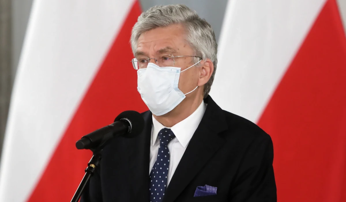 ​Senat odwołał Stanisława Karczewskiego (PiS) z funkcji wicemarszałka Senatu. Za jego odwołaniem było 93 senatorów, przeciw jeden, 2 wstrzymało się od głosu. Nowym wicemarszałkiem izby wyższej parlamentu został Marek Pęk z Prawa i Sprawiedliwości.