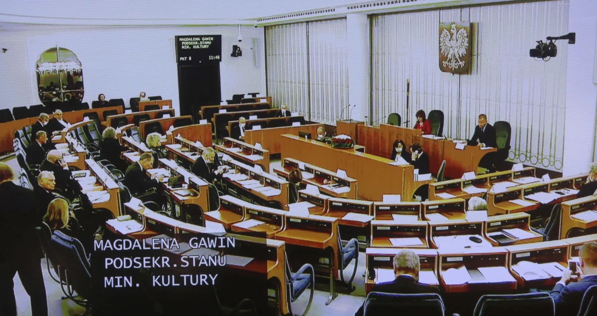 ​Senat przyjął projekt noweli ustawy o szczególnych rozwiązaniach związanych z zapobieganiem, przeciwdziałaniem i zwalczaniem COVID-19. Proponowane przepisy mają na celu rozwiązanie problemów organizacji pozarządowych. Teraz projekt zostanie skierowany do Sejmu.