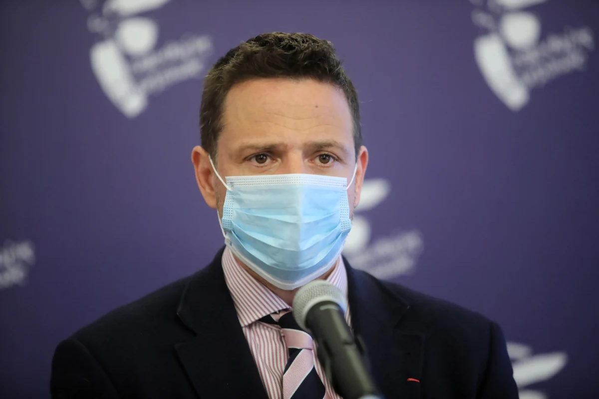 Jak ustalili dziennikarze RMF FM: Koalicja Obywatelska zmieni kandydata na prezydenta. Najczęściej wymienianym kandydatem jest obecny prezydent Warszawy Rafał Trzaskowski. Zgodnie z ustawą o samorządzie gminnym w przypadku, gdyby Rafał Trzaskowski został wybrany na prezydenta RP, jego mandat wygasłby przed upływem kadencji. Dopóki nie zostałby wybrany nowy włodarz miasta, funkcję prezydenta pełniłaby osoba wyznaczona przez Prezesa Rady Ministrów.