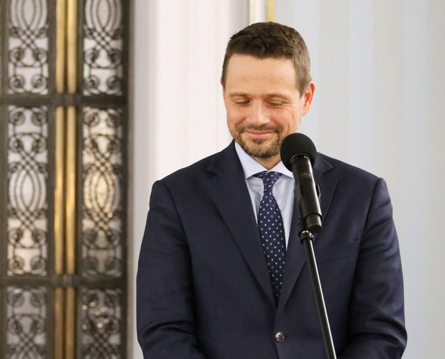 Rafał Trzaskowski, nowy w stawce, zdobył 52 proc. głosów internautów. Jest więc, jak wynika z badania, postrzegany przez Polaków jako najprzystojniejszy wśród kandydatów. 