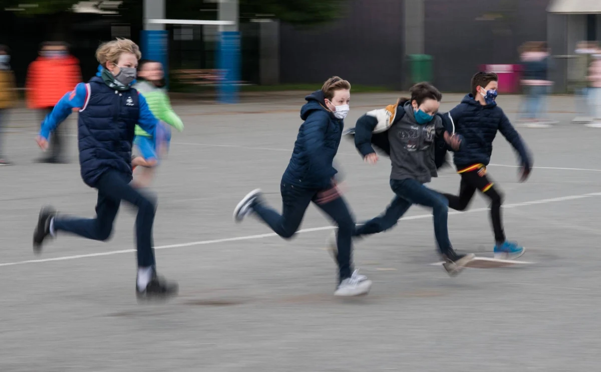 Zaostrza się problem nietypowej formy choroby Kawasaki u dzieci we Francji. Zmarł 9-letni chłopiec w Marsylii. To pierwsza ofiara śmiertelna wśród 125 dzieci, które w ciągu półtora miesiąca trafiły do francuskich szpitali z objawami choroby zwanej również "wieloukładowym zespołem zapalnym potencjalnie związanym z Covid-19".