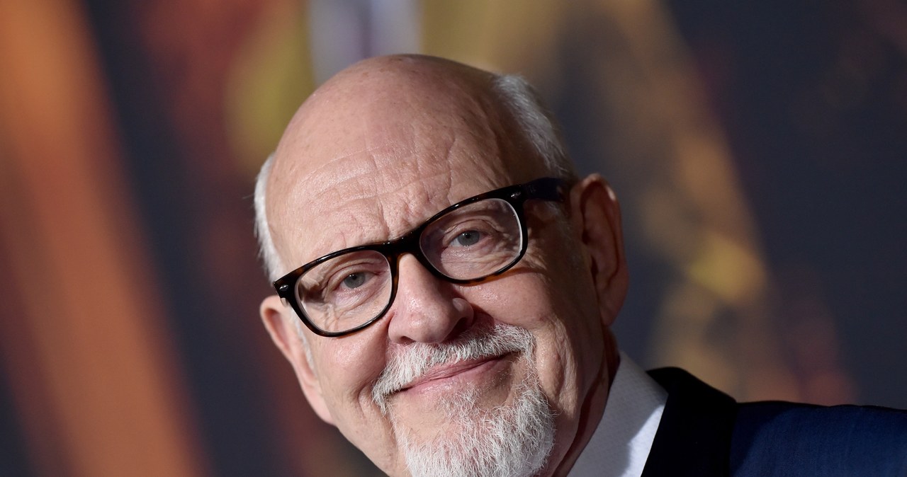 Frank Oz, który użyczał swojego głosu mistrzowi Yodzie w ośmiu częściach sagi „Gwiezdne wojny”, został zapytany o to, jak ocenia postać ochrzczoną przez Internet jako Baby Yoda w serialu platformy Disney+ „The Mandalorian”? Aktor nie miał wiele do powiedzenia na temat tej postaci, bo - jak wyznał – Frank Oz nie oglądał tego serialu.