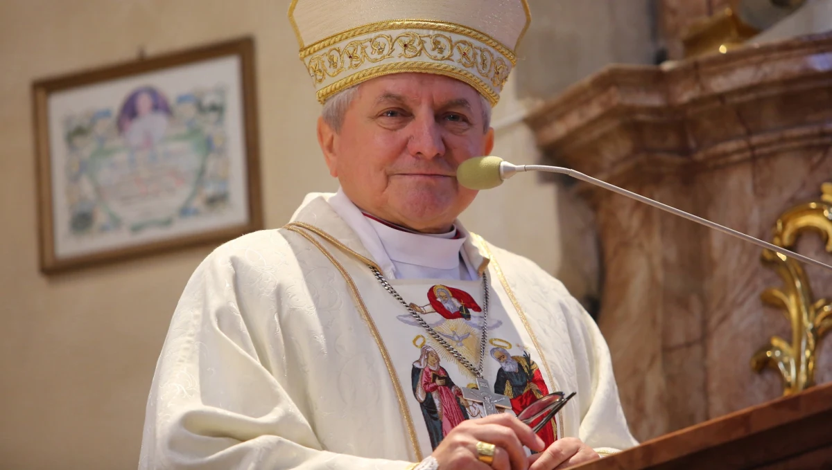 Biskup Edward Janiak, ordynariusz diecezji kaliskiej będzie musiał się tłumaczyć przed Stolicą Apostolską. W filmie braci Sekielskich „Zabawa w chowanego” pokazany został przypadek, jak ten hierarcha tuszuje i ukrywa przypadki molestowania seksualnego dzieci przez księdza. Ordynariuszowi może grozić nawet usunięcie z urzędu.