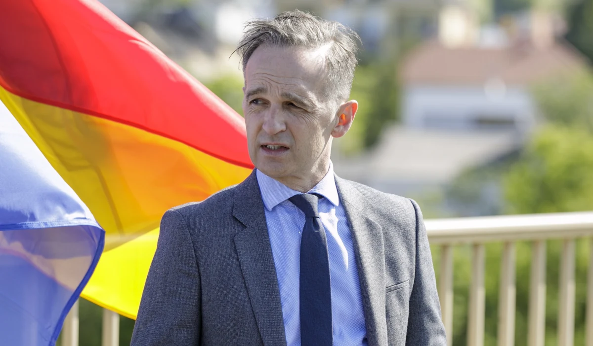 ​Minister spraw zagranicznych Niemiec Heiko Maas wezwał w sobotę Polskę i Czechy do pełnego otwarcia granic, by umożliwić swobodny przepływ osób i towarów. "Europa żyje z tego, że jest Europą bez granic" - powiedział z okazji otwarcia granicy niemiecko-luksemburskiej.