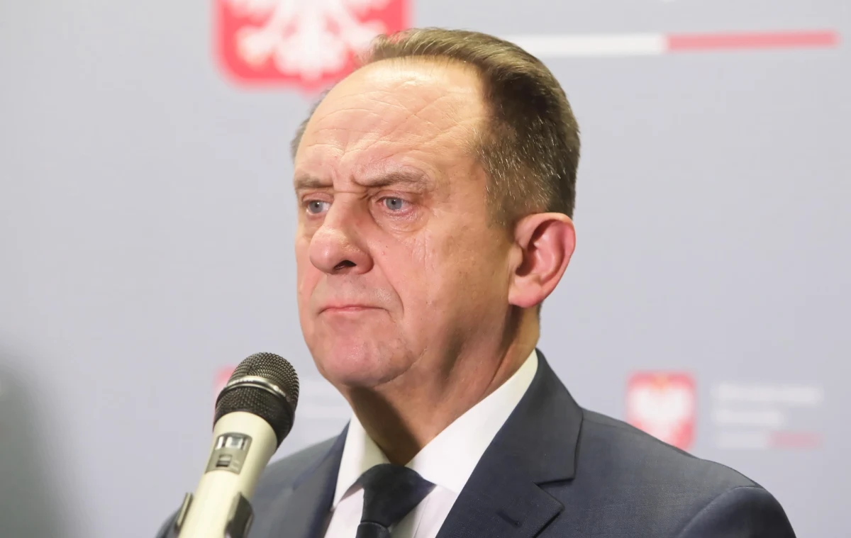 Na pewno najbliższe wakacje będą się koncentrowały na rynku krajowym i do tego też zachęcamy. Turystyka krajowa może przeżywać swój rozkwit - powiedział wiceminister rozwoju Andrzej Gut-Mostowy podczas sobotniego otwarcia sezonu turystycznego w Małopolsce.