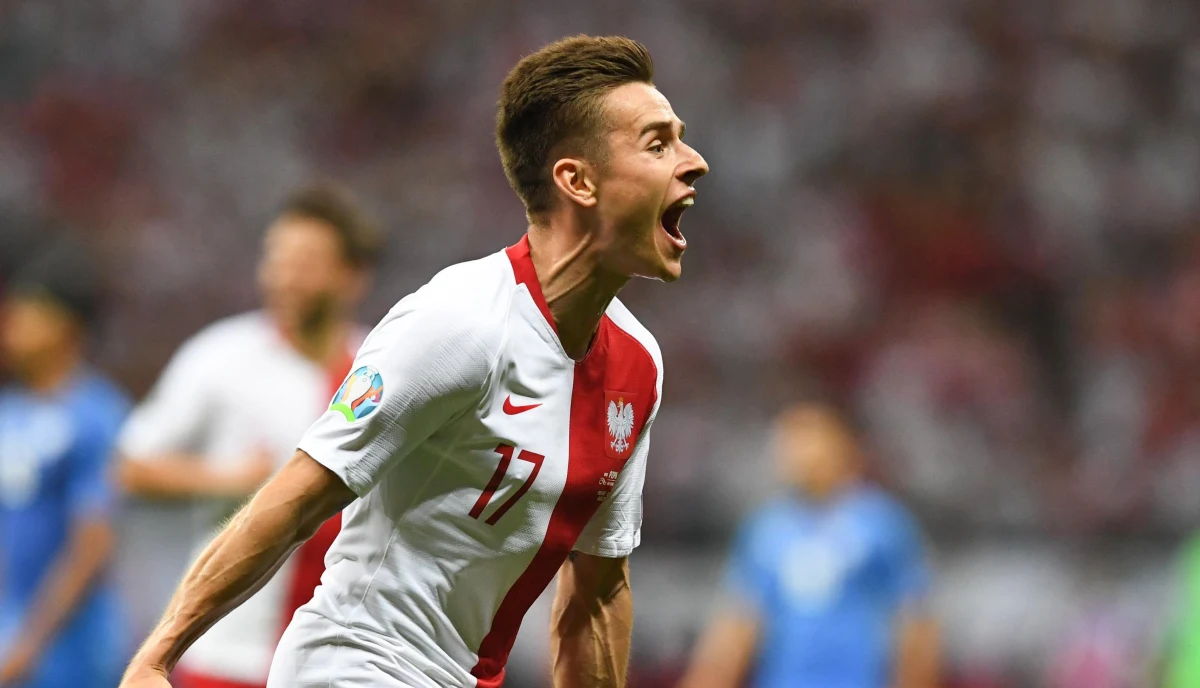 Damian Kądzior od trzech tygodni trenuje już z kolegami z Dinama Zagrzeb i czeka na powrót na boisko. Liga chorwacka ma niebawem wznowić rozgrywki. Przed epidemią koronawirusa skrzydłowy imponował formą. Piłkarz, który ostatnio jest regularnie powoływany do reprezentacji Polski w rozmowie z RMF FM opowiedział o obecnej sytuacji w Chorwacji oraz o swoim nowym kontrakcie z drużyną Dinama.