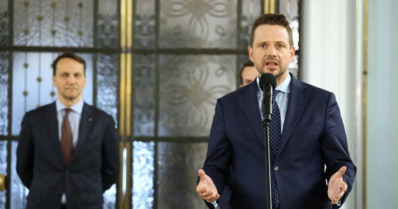 "Prezydent nie może być opozycją totalną wobec rządu, ale nie pozwolę na łamanie podstawowych praw" - mówił podczas konferencji prasowej nowy kandydat Platformy Obywatelskiej na prezydenta. Przekonywał, że jako prezydent będzie współpracował z rządem tam, gdzie rządzący będą chcieli ulepszać Polskę.