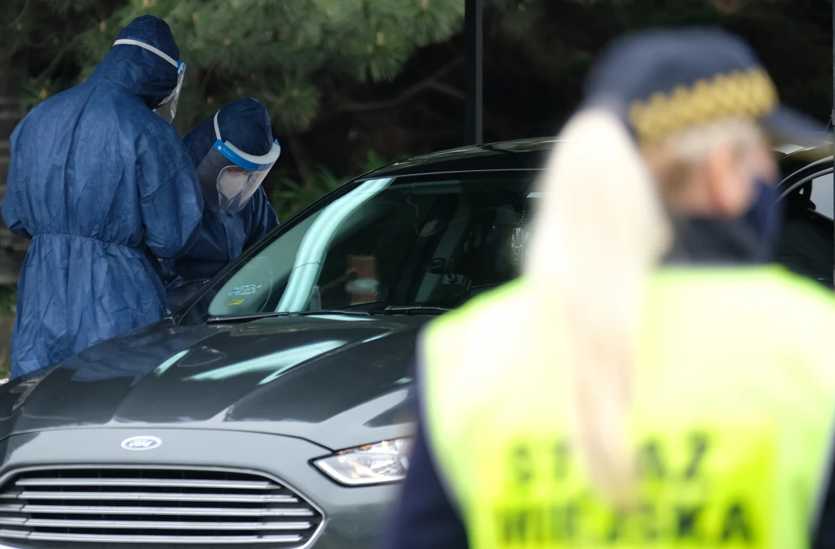 Już u blisko 2 300 górników badania potwierdziły zakażenie koronawirusem. Najwięcej – niespełna 1300 w Polskiej Grupie Górniczej. Po prawie pół tysiąca w Jastrzębskiej Spółce Węglowej i w kopalni Bobrek należącej do Węglokoksu. 