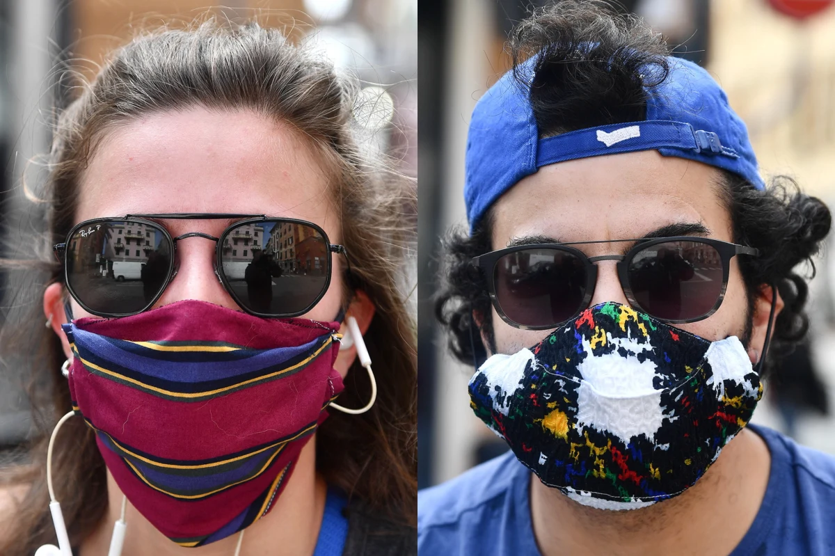 W ciągu dwóch tygodni poznamy termin ewentualnego zniesienia obowiązku noszenia maseczek na otwartej przestrzeni w poszczególnych województwach - zapowiedział minister zdrowia Łukasz Szumowski. Jednocześnie podkreślił, że epidemia koronawirusa w Polsce nie znika. Zauważalny jest natomiast etap wypłaszczania się krzywej zachorowań.