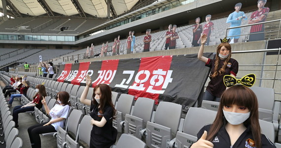 FC Seul przeprosił kibiców i media za umieszczenie na trybunach erotycznych lalek. W 2. kolejce ligi koreańskiej stołeczny zespół wygrał na własnym stadionie z Gwangju 1:0, ale największą uwagę skupiły manekiny, które zostały posadzone na pustych siedzeniach.