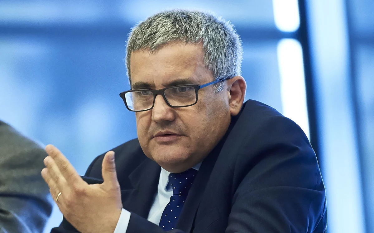 "Uważam, że kandydatura Rafała Trzaskowskiego przybliża to, na czym zależy opozycji, czyli przybliża perspektywę II tury wyborów prezydenckich" - ocenił w Popołudniowej rozmowie w RMF FM politolog prof. Sławomir Sowiński. "Ale z drugiej strony, równocześnie, Rafał Trzaskowski - gdyby znalazł się w II turze - będzie dla prezydenta Andrzeja Dudy znacznie łatwiejszym przeciwnikiem niż inny kandydat opozycji, który znalazłby się w II turze - np. Szymon Hołownia czy prezes (PSL Władysław) Kosiniak-Kamysz" - zaznaczył ekspert.