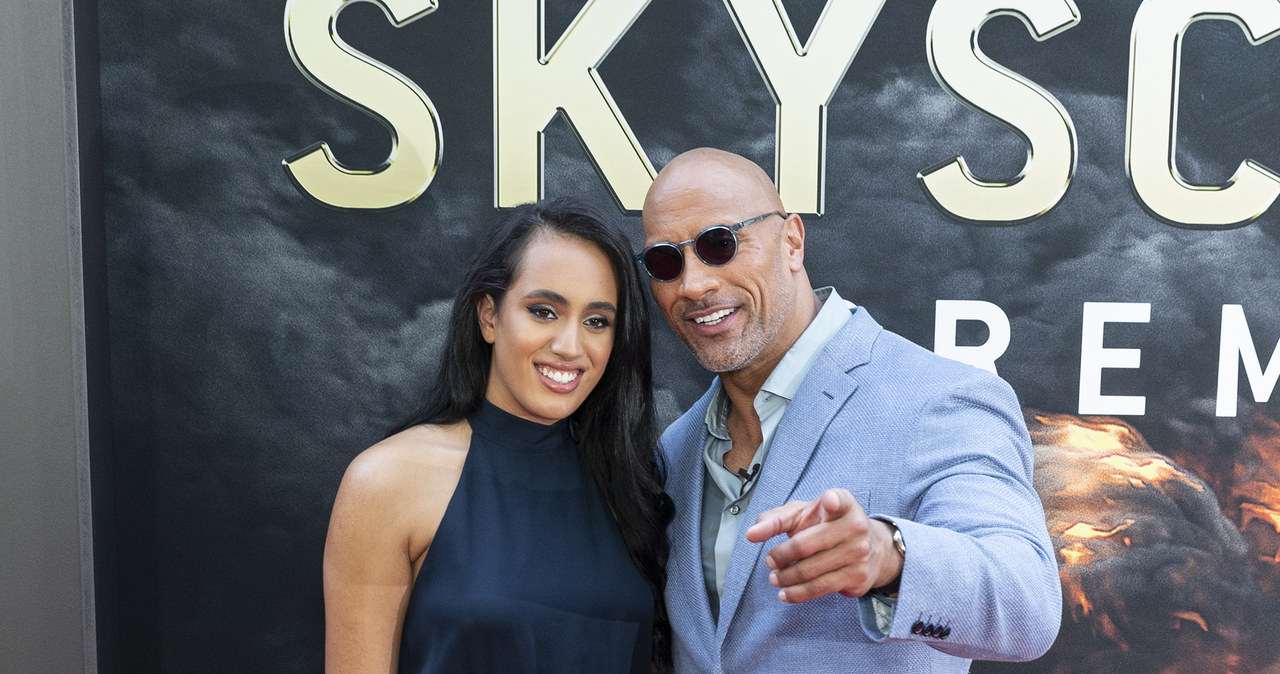 Legenda wrestlingu, a obecnie rozchwytywany aktor, Dwayne Johnson pęka z dumy. Jego 18-letnia córka Simone idzie jego śladami. Właśnie podpisała kontrakt z największą federacją wrestlingową na świecie.