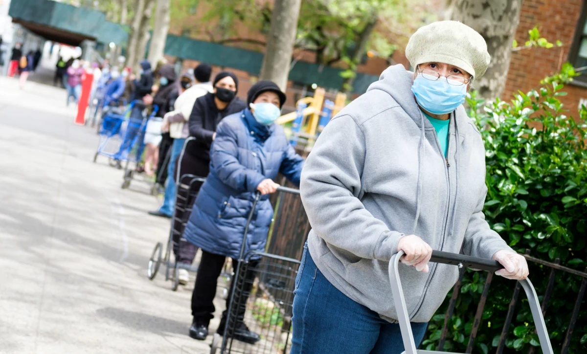 O 759 wzrósł w ciągu ostatniej doby bilans ofiar śmiertelnych epidemii w USA. Łącznie z powodu koronawirusa w Stanach Zjednoczonych zmarło 90 309 osób - wynika z najnowszych danych Uniwersytetu Johnsa Hopkinsa w Baltimore.