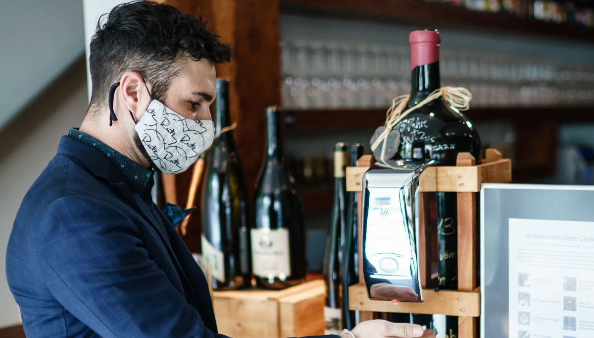 W ciągu doby stwierdzono 513 nowych zakażeń koronawirusem - poinformował berliński Instytut im. Roberta Kocha. Tym samym liczba zakażonych od początku epidemii wzrosła do 175 210. Zmarły kolejne 72 osoby.