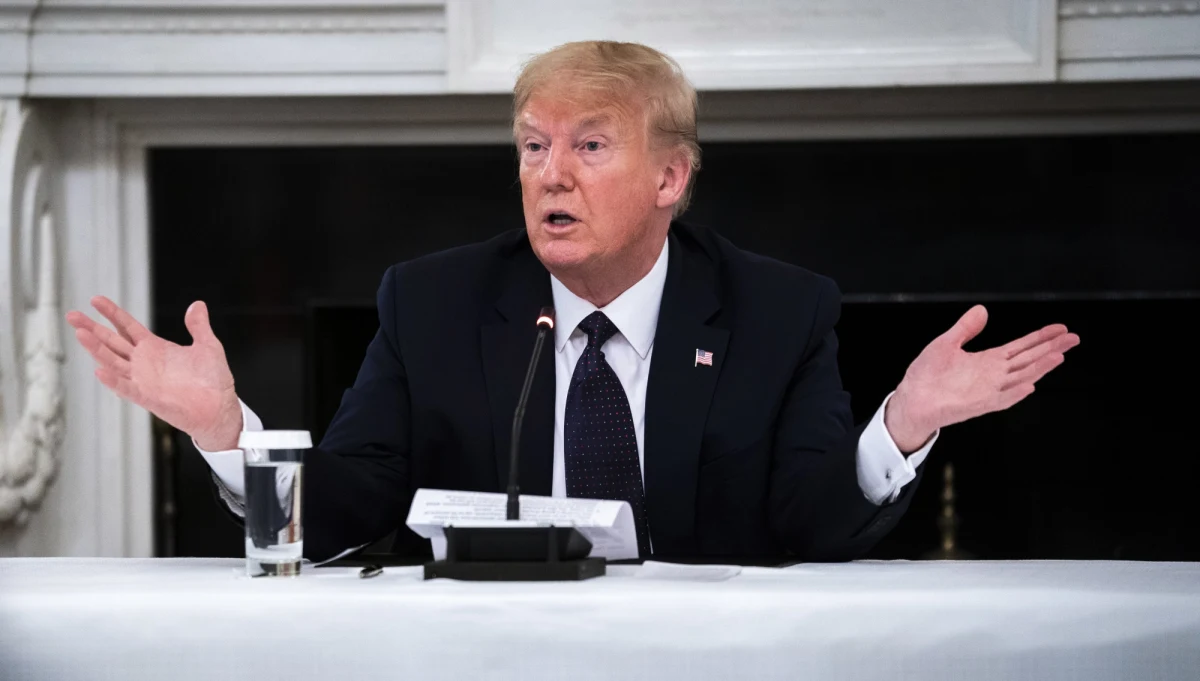 W liście do dyrektora generalnego Światowej Organizacji Zdrowia (WHO) Tedrosa Adhanoma Ghebreyesusa prezydent USA Donald Trump zapowiedział, że wstrzyma na stałe zamrożone czasowo płatności USA na rzecz WHO, jeśli organizacja nie przestanie - jak twierdzi Trump - działać na rzecz Chin. 