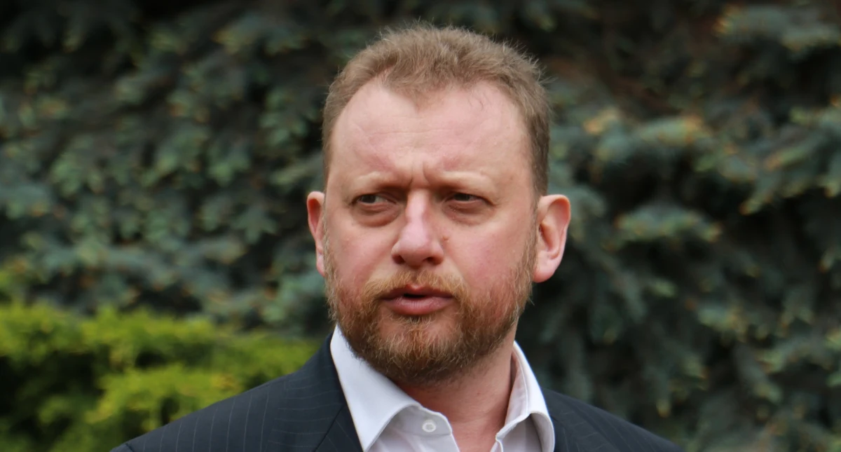 "Będziemy składali wniosek o kontrolę przez CBA oświadczeń majątkowych ministra (zdrowia Łukasza) Szumowskiego oraz również kontrolę wszystkich zakupów COVID-owskich, czyli tych związanych z pandemią (…)" - zapowiedział na briefingu poseł Koalicji Obywatelskiej Robert Kropiwnicki. Katarzyna Lubnauer komentowała, że "oświadczenie majątkowe pana ministra Szumowskiego wygląda na bardziej bałaganiarskie niż oświadczenie majątkowe pana (prezesa NIK Mariana) Banasia".