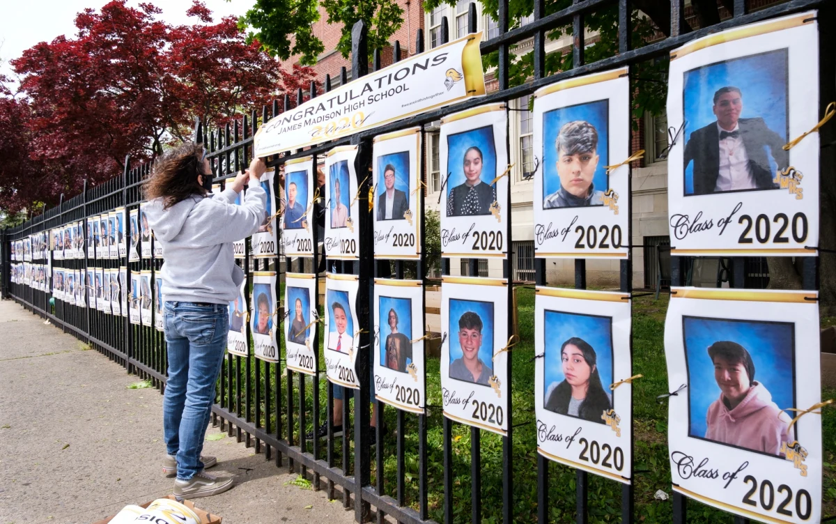 Gubernator stanu Nowy Jork Andrew Cuomo potwierdził, że w całym stanie odkryto 137 przypadków wieloukładowego zespołu zapalnego u dzieci (MIS-C). Jego zdaniem jest to jednak tylko "wierzchołek góry lodowej".