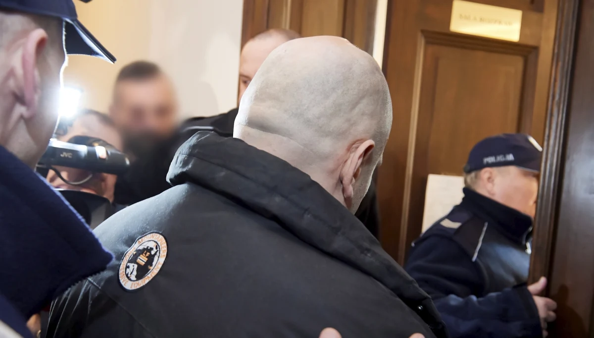 Trzech prokuratorów pod kierownictwem dyrektora jednego z departamentów Prokuratury Krajowej przeanalizuje i oceni zdarzenia przedstawione w filmie Sylwestra Latkowskiego "Nic się nie stało" - dowiedziała się PAP w prokuraturze.