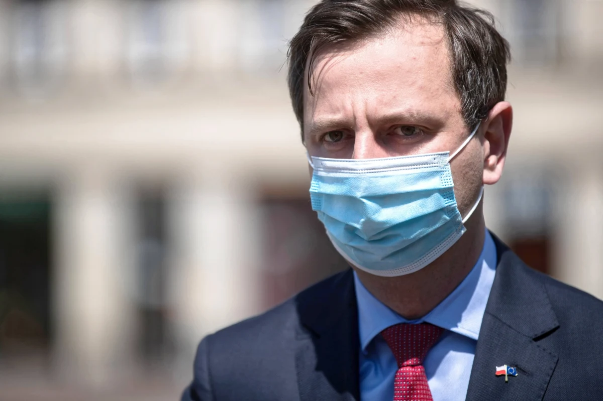 "Andrzej Duda powinien zastanowić się nad rezygnacją z kandydowania" – stwierdził rywal walczącego o reelekcję prezydenta, Władysław Kosiniak-Kamysz. "To Jacek Kurski jest ważniejszy dla prezesa Kaczyńskiego, a przecież jego zdanie tylko się liczy" - dodał szef Polskiego Stronnictwa Ludowego. W ten sposób odniósł się do informacji, że Jacek Kurski wraca do zarządu TVP. 