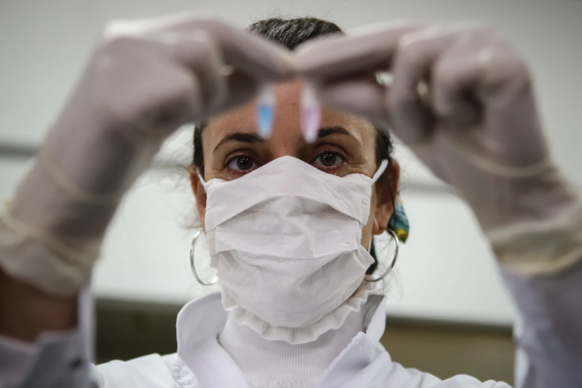 ​W Wielkiej Brytanii trwają próby szybkich testów na koronawirusa, które dają wyniki w ciągu 20 minut - poinformował minister zdrowia Matt Hancock. Ogłosił on też, że od przyszłego tygodnia zaczną być przeprowadzane testy na obecność przeciwciał.