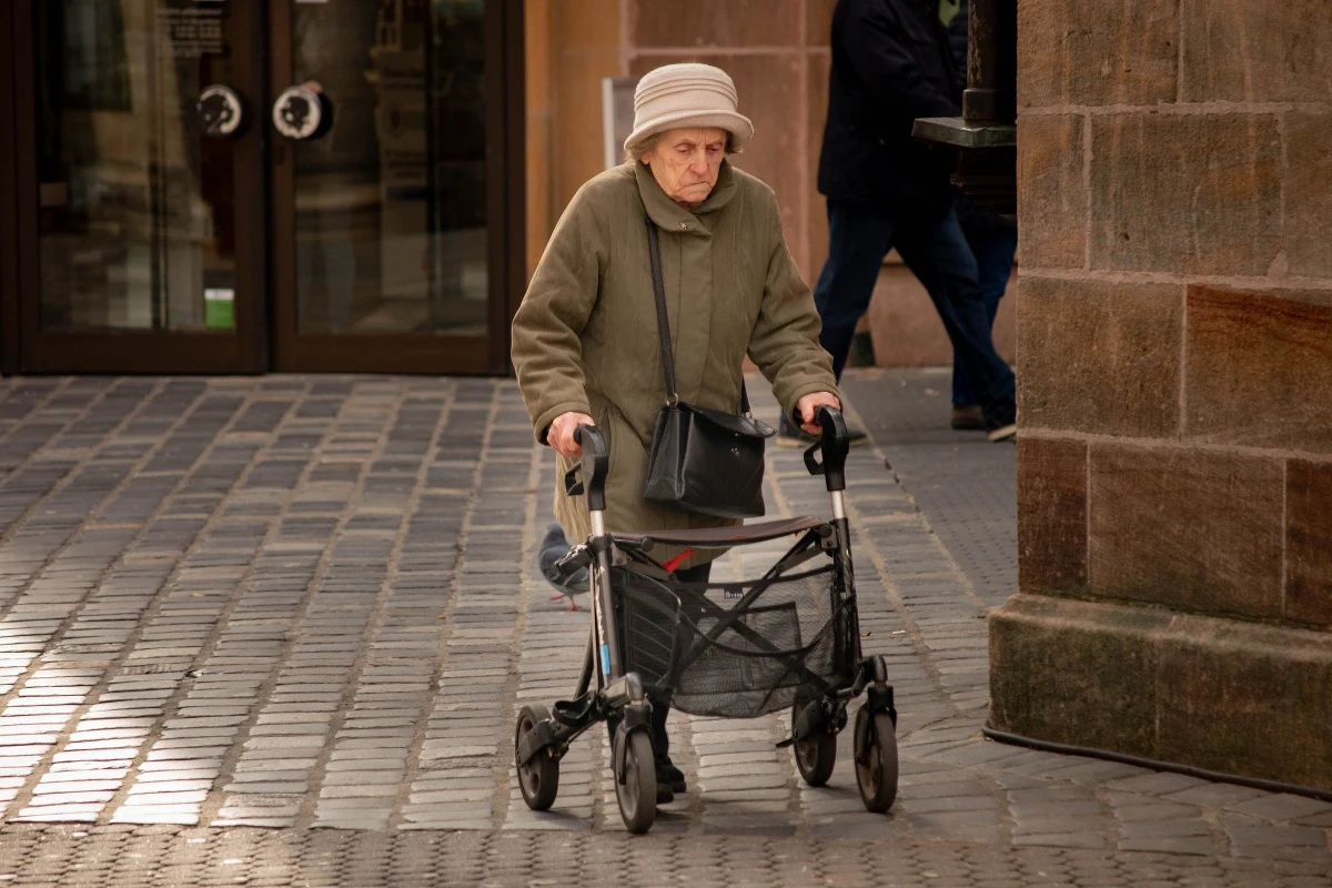 Marzec był najtrudniejszy finansowo dla służby zdrowia. Narodowy Fundusz Zdrowia zebrał wtedy aż o miliard złotych mniej niż rok wcześniej - tylko 6 miliardów 200 milionów złotych. W kwietniu ten ubytek był już tylko o 50 milionów mniejszy w porównaniu do ubiegłego roku. 