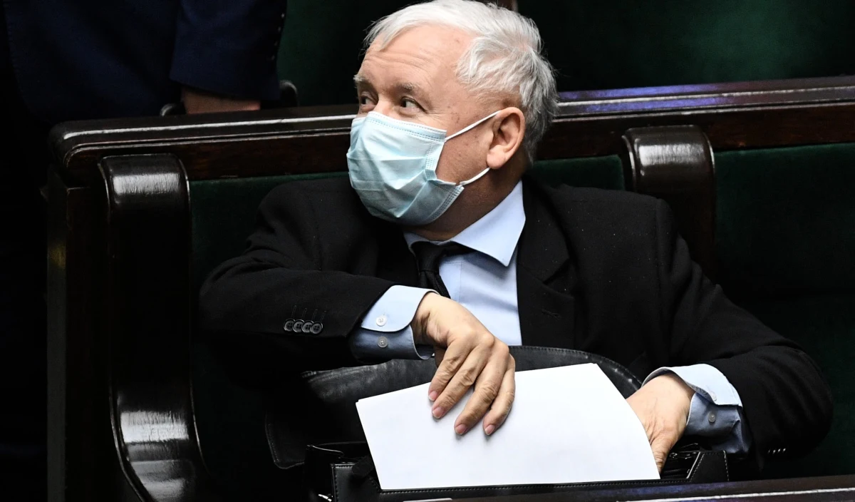 Zjednoczona Prawica może liczyć na poparcie na poziomie 37 proc. – wynika z sondażu przeprowadzonego przez Kantar. Na drugim miejscu znalazła się Koalicja Obywatelska z 23-proc. poparciem. 