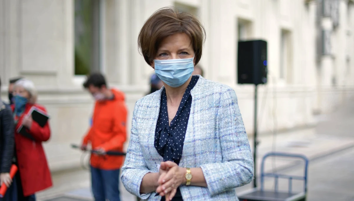 Z naszych danych wynika, że przez pierwsze trzy tygodnie maja zarejestrowało się 73,3 tys. nowych bezrobotnych, o ponad 1 tys. mniej niż w tym samym okresie w kwietniu - poinformowała PAP minister rodziny Marlena Maląg. To oznacza, że udało się powstrzymać falę masowego bezrobocia - oceniła.