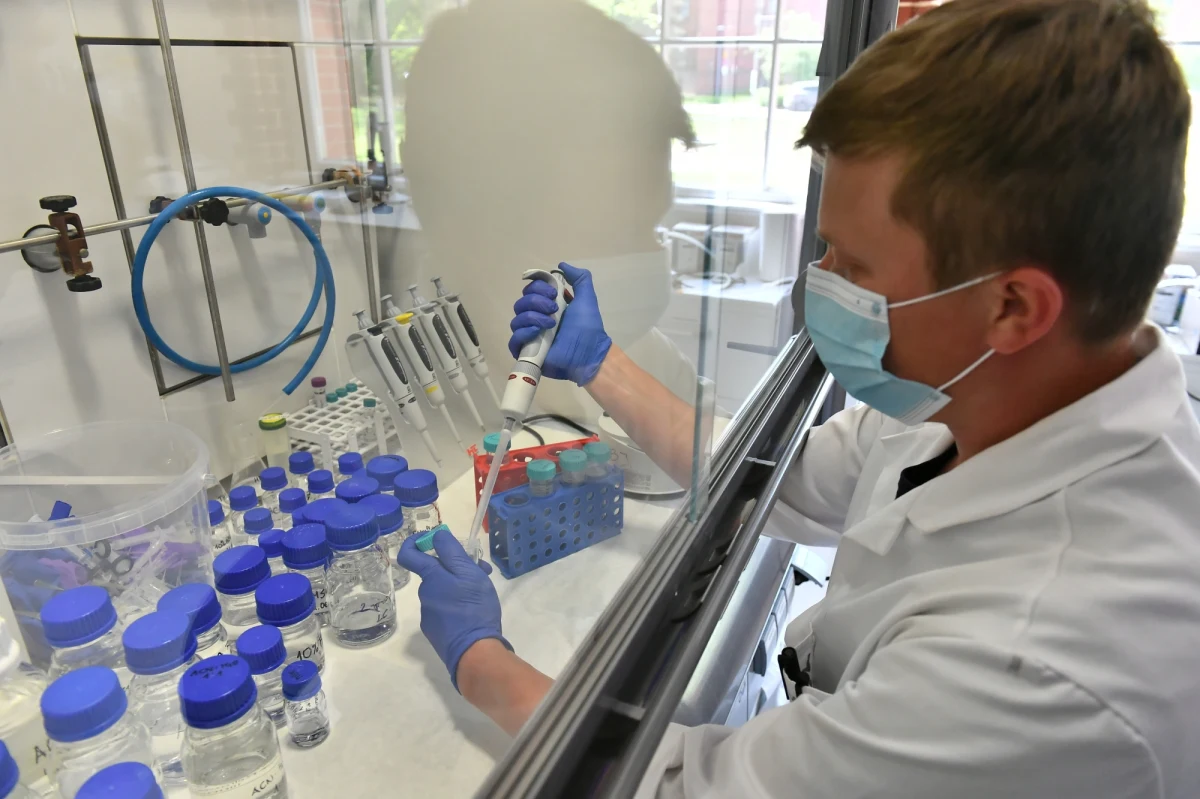 Mamy 395 nowych i potwierdzonych przypadków zakażenia koronawirusem - poinforormowało w niedzielę rano Ministerstwo Zdrowia. Resort w komunikacie pisze także o trzech kolejnych ofiarach Covid-19.