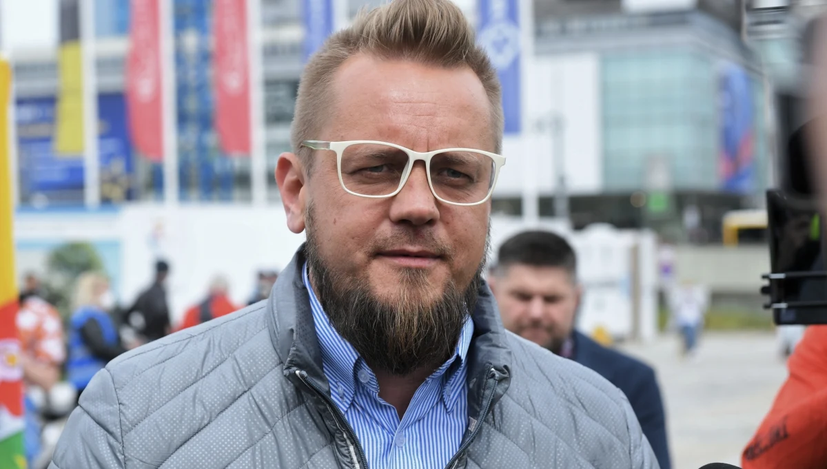 Paweł Tanajno usłyszał dwa zarzuty dotyczące naruszenia nietykalności policjantów - poinformował PAP rzecznik prasowy Komendy Stołecznej Sylwester Marczak. 