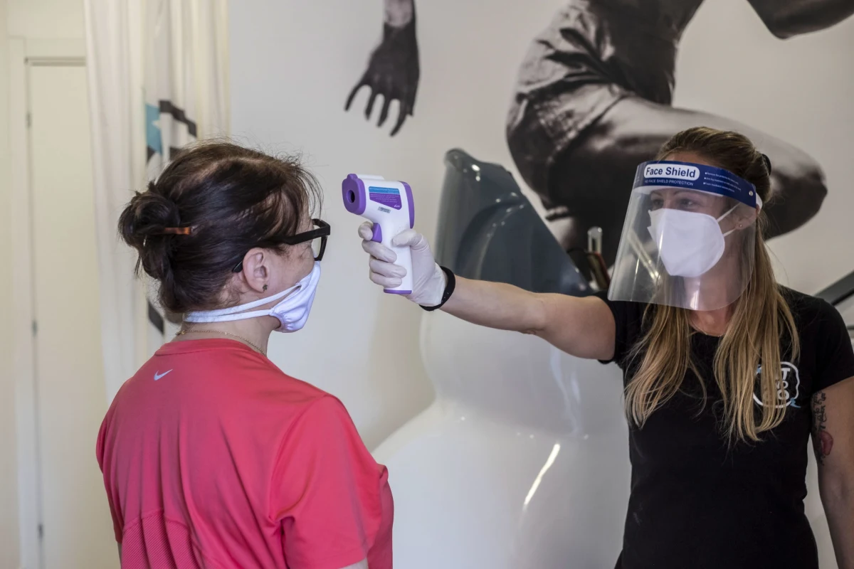 Rozprzestrzenianie się epidemii Covid-19 w Bułgarii jest w przedostatniej fazie i do połowy czerwca należy spodziewać się jej wygaśnięcia w tym sezonie - taką prognozę sformułował ekspert Krajowego Sztabu Operacyjnego prof. Nikołaj Witanow.