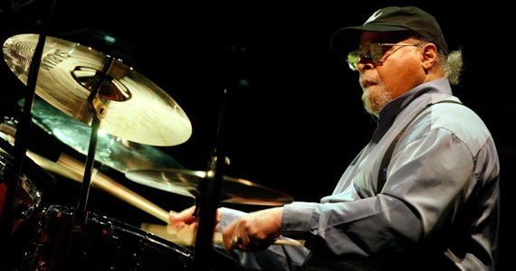 Nie żyje Jimmy Cobb, perkusista jazzowy, jeden z najwybitniejszych wykonawców tej muzyki, ostatni żyjący członek zespołu towarzyszącego Milesowi Davisowi w nagraniu legendarnego albumu "Kind of Blue". Muzyk zmarł w Nowym Jorku w niedzielę. Miał 91 lat.