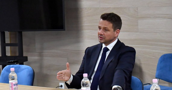 Andrzej Duda może liczyć na 41 proc. głosów w pierwszej turze wyborów prezydenckich - wynika z najnowszego sondażu IBRiS dla "Rzeczpospolitej". Na drugim miejscu znalazł się reprezentujący Koalicję Obywatelską Rafał Trzaskowski z poparciem na poziomie 26,7 proc.