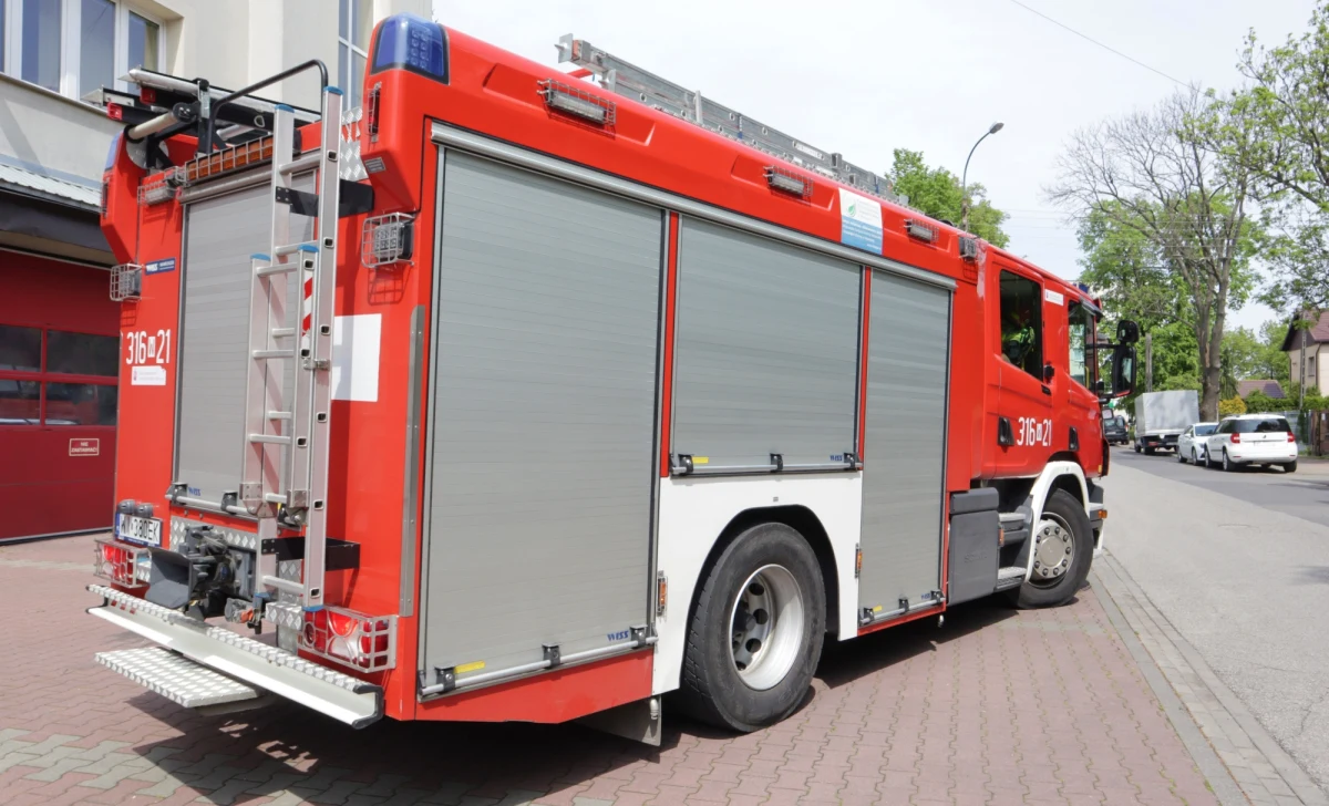 Wybuch w jednym z mieszkań w bloki w Białymstoku. Jedna osoba trafiła do szpitala. Kilkunastu mieszkańców ewakuowano. Na razie nie wiadomo, co było przyczyną eksplozji.