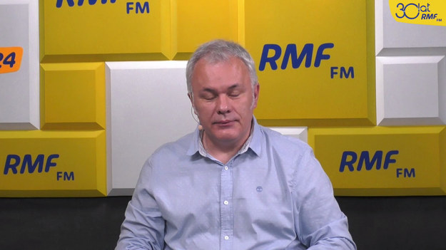 "Nie ma żadnego cudownego odnalezienia. Pakiety znajdują się w magazynach Poczty Polskiej" - stwierdził w Porannej rozmowie w RMF FM wicepremier i minister aktywów państwowych Jacek Sasin pytany o pakiety wyborcze, które miały zostać wykorzystane w zaplanowanych na 10 maja korespondencyjnych wyborach prezydenckich. "Kto zapłaci? Normalnie tego typu rzeczy reguluje budżet państwa. Opozycja cały czas trąbi i chwali się, że te wybory nie odbyły się i to jest ich wielki sukces, że te wybory zablokowali. Może się podzielą tymi kosztami nieodbytych wyborów?" - zasugerował.