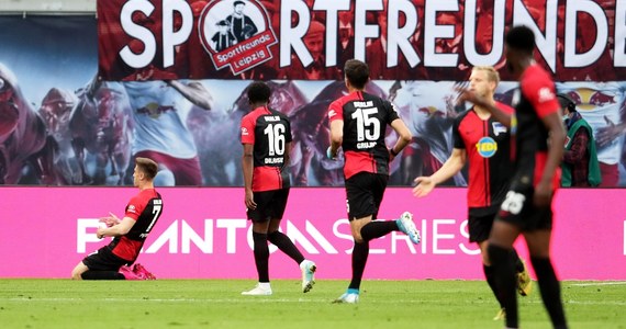 Krzysztof Piątek zdobył z rzutu karnego bramkę dla Herthy Berlin w zremisowanym 2:2 wyjazdowym spotkaniu z RB Lipsk w 28. kolejce niemieckiej ekstraklasy piłkarskiej. To drugi gol polskiego napastnika w Bundeslidze i drugi z "jedenastki".