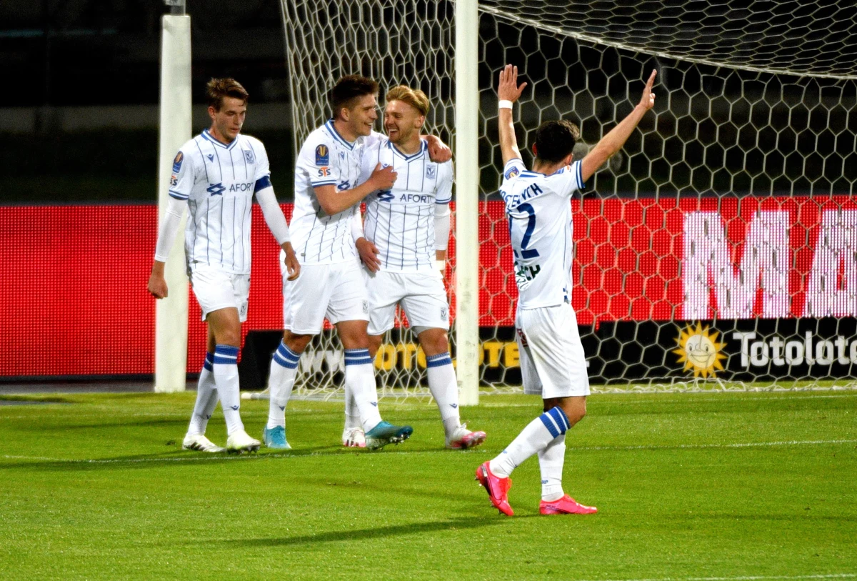 Cracovia zagra z Legią Warszawa, a Lech Poznań z najlepszą w poprzedniej edycji Lechią Gdańsk w półfinałach piłkarskiego Pucharu Polski. Losowanie odbyło się w czwartek w siedzibie PZPN w Warszawie.