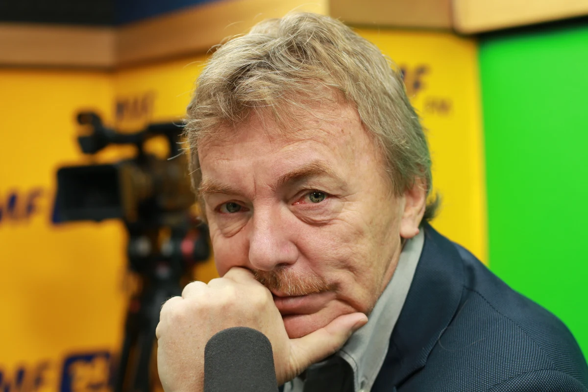 "Jest to rzecz interesująca, natomiast trochę mi to pachnie komunizmem. Jest popyt i podaż" - stwierdził w Porannej rozmowie w RMF FM Zbigniew Boniek - Prezes Polskiego Związku Piłki Nożnej - pytany o dyskutowany w Niemczech pomysł wprowadzenia limitu płac dla piłkarzy. "Cristiano Ronaldo zarabia 33 miliony rocznie - uważam, że to jest za dużo, wbrew zasadom czegokolwiek. Ale jeżeli ktoś mu chce płacić, to niech płaci" - dodał.