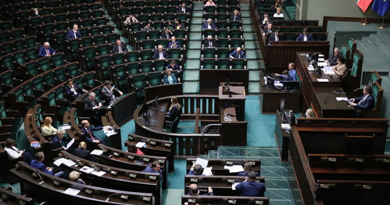 Sejm uchwalił ustawę o udzielaniu pomocy publicznej w celu ratowania lub restrukturyzacji przedsiębiorców. Według autorów ustawy, pomoc ta ma polegać na zapewnieniu przedsiębiorcy płynności na czas potrzebny do opracowania planu restrukturyzacji lub przeprowadzenia sprawnej likwidacji. 